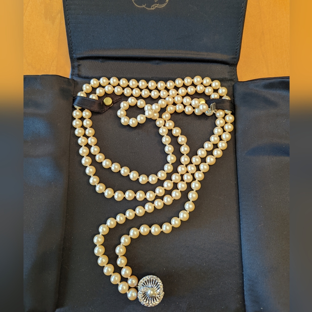Mid century 1950s Spanish Pearls by Prestige in original case